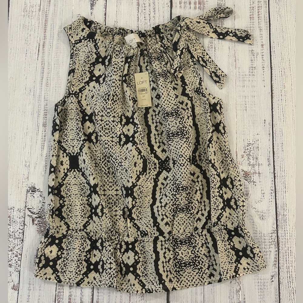 NWT Loft Ann Taylor Silk Blend Sleeveless Blouse Womens SP. Snakeskin Design